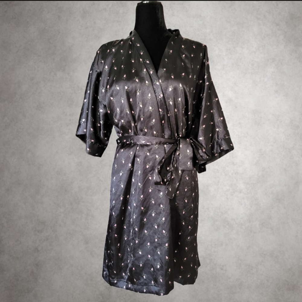 Liz Banks Robe